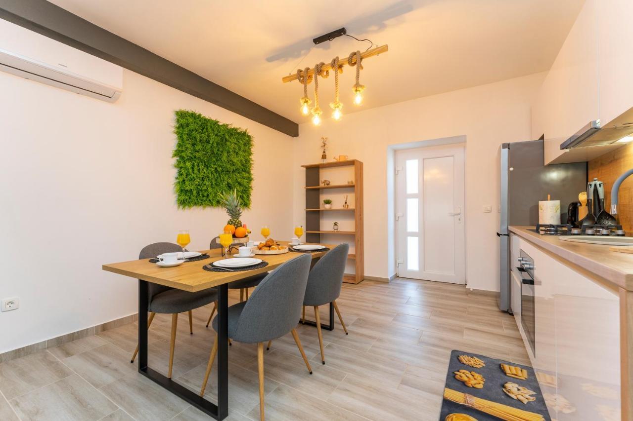 Apartmani Dmarie Privlaka  Exterior photo